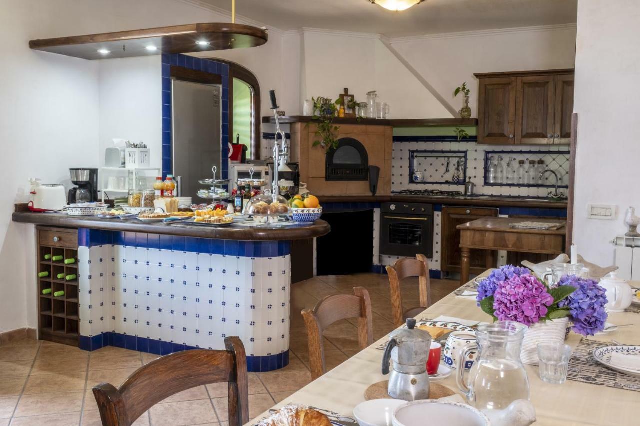 Villa Monica B&B Sorrento Exteriör bild