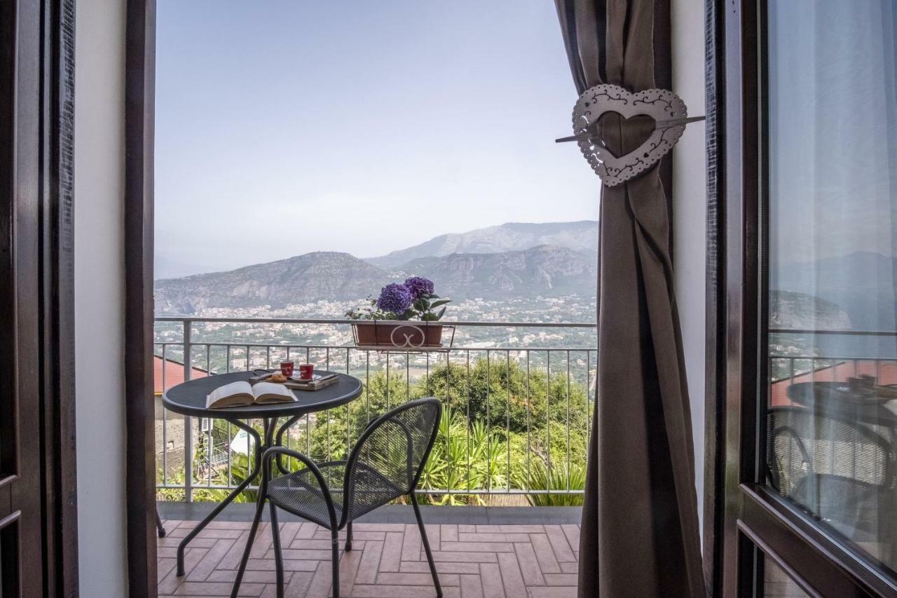 Villa Monica B&B Sorrento Exteriör bild