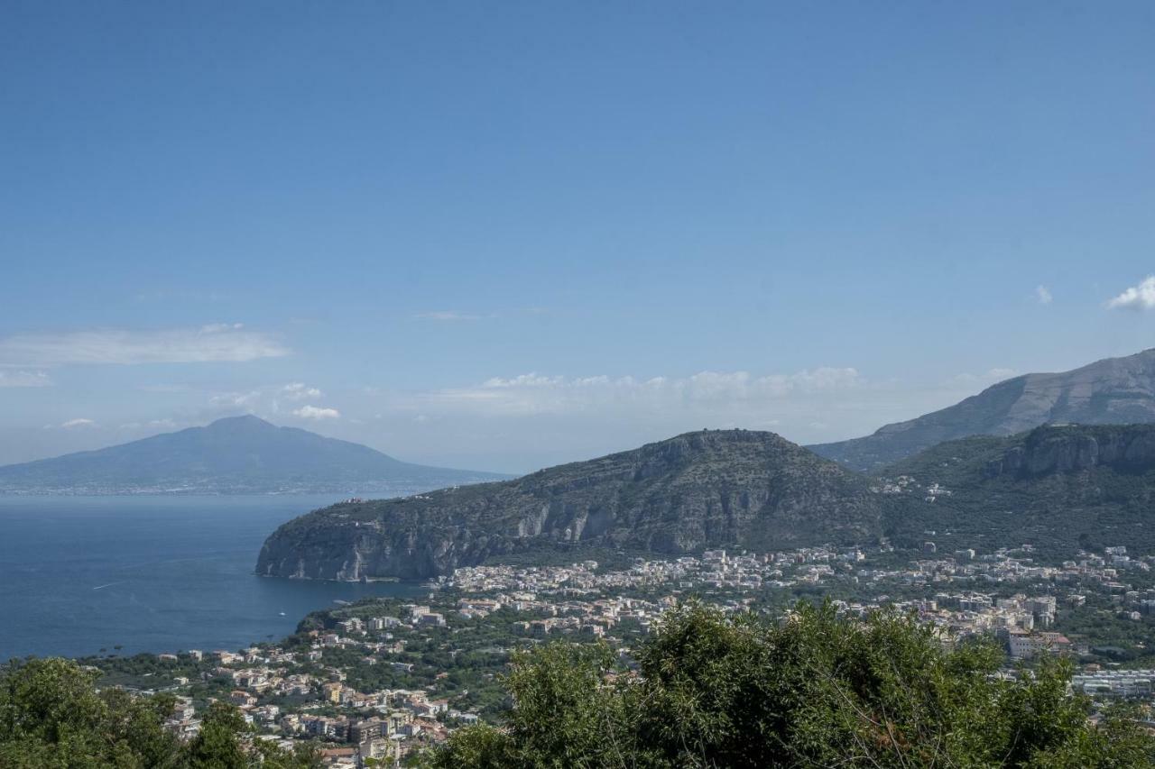 Villa Monica B&B Sorrento Exteriör bild